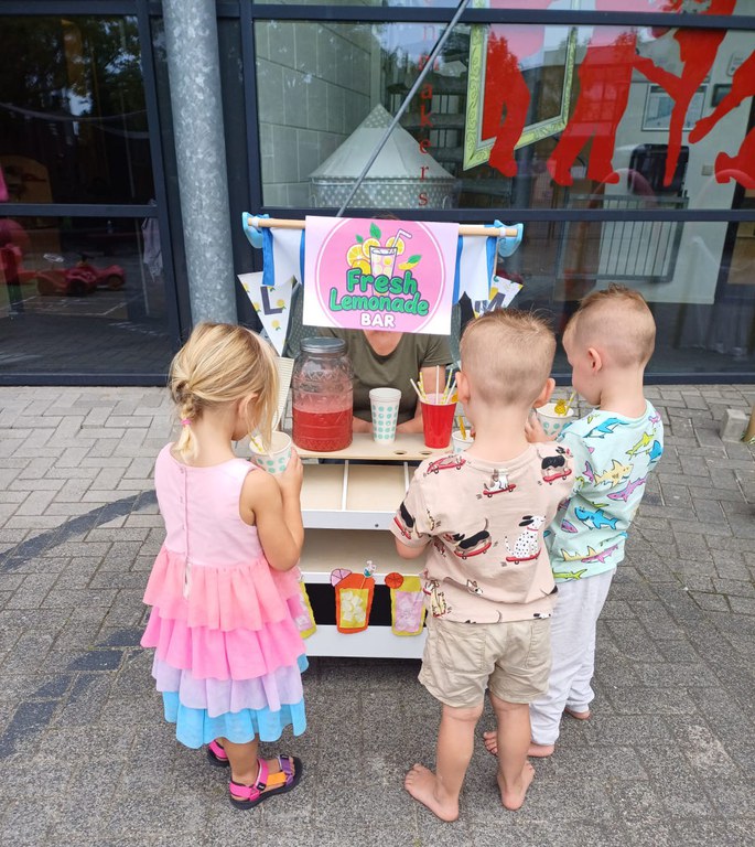 Kunstenmakers tijdens vakantie.jpg